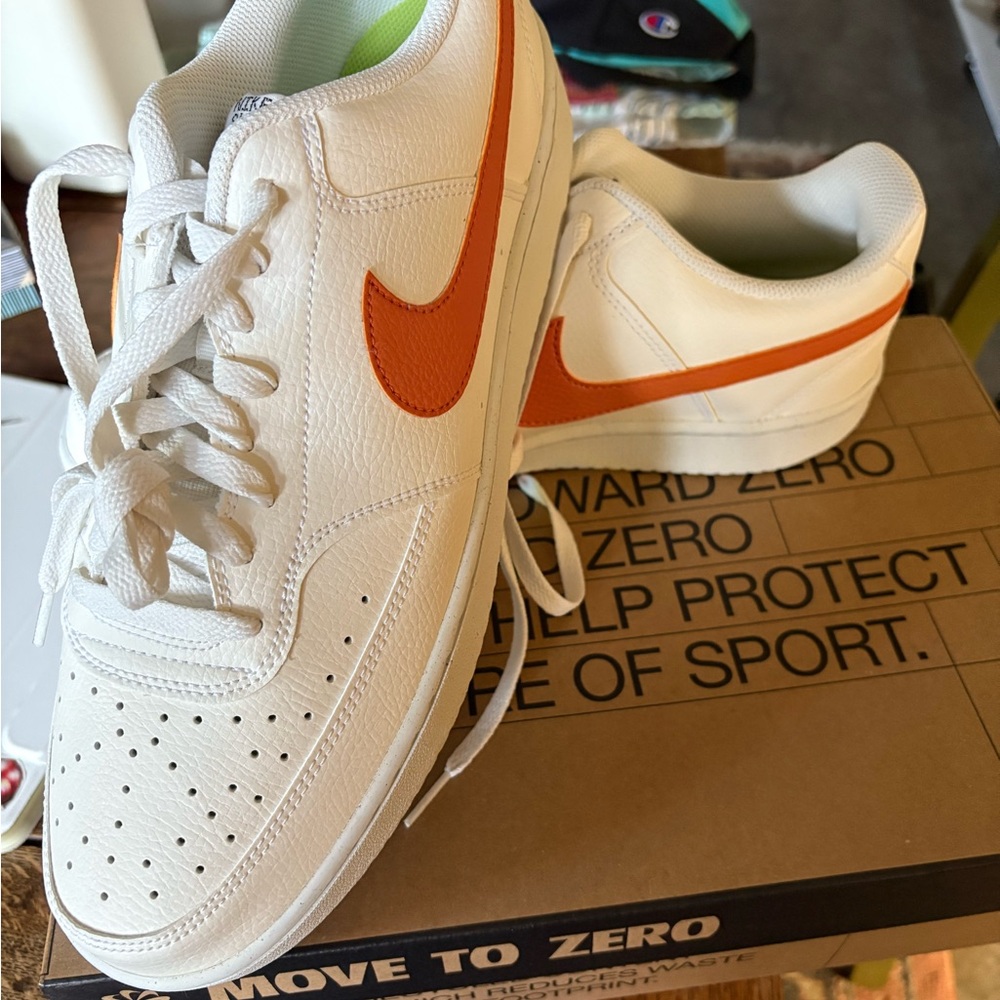 Men’s Nike Court Lo NIB